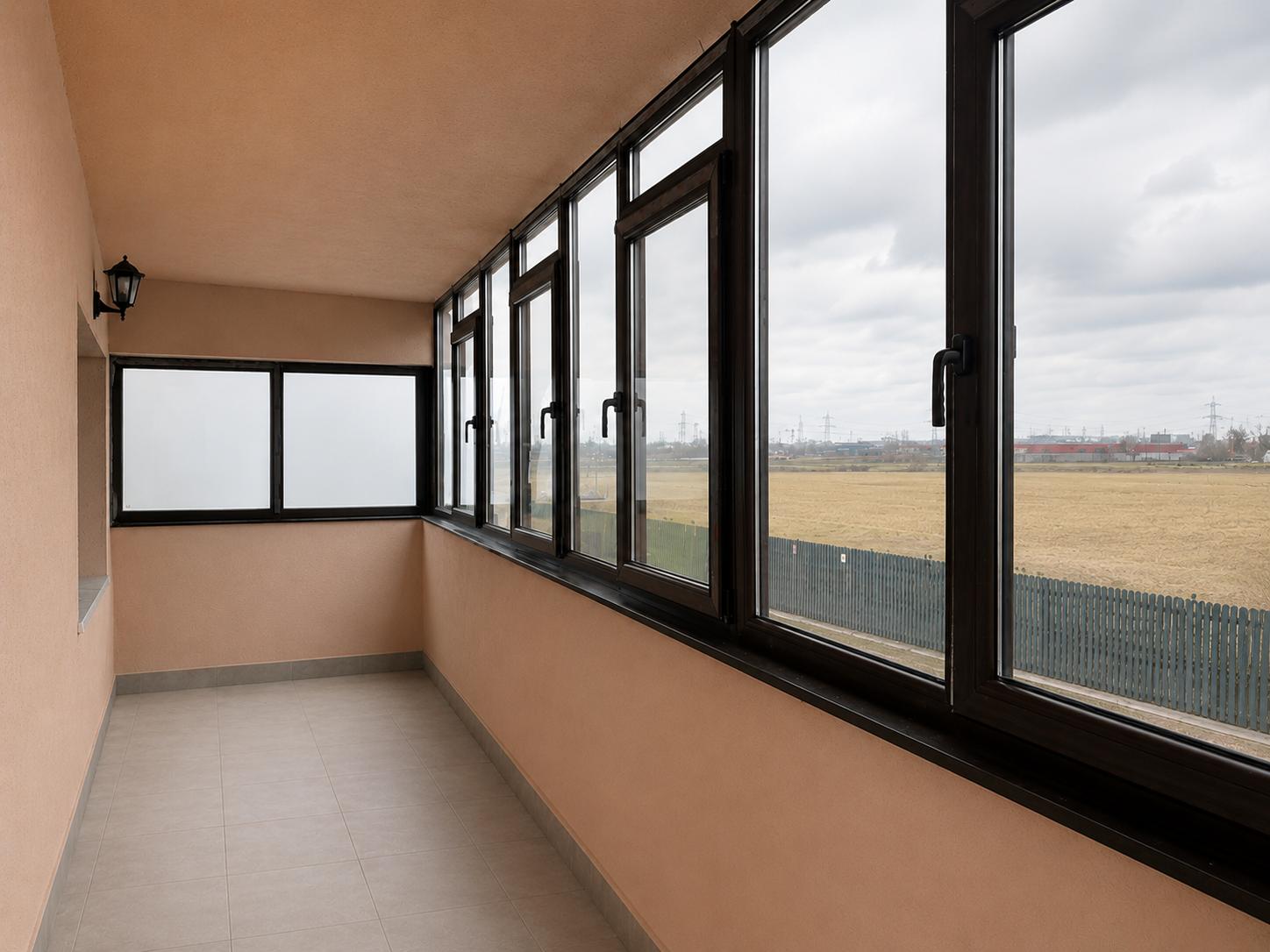 Închidere balcon cu ferestre PVC, weinge